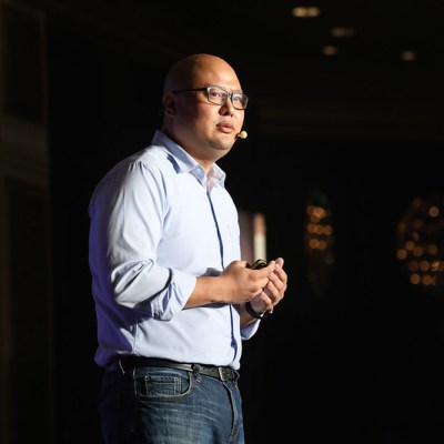 用三个问题激发批判性思维